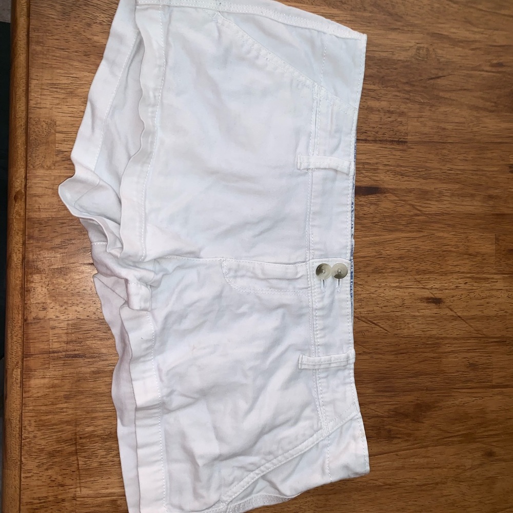 White American Eagle shorts